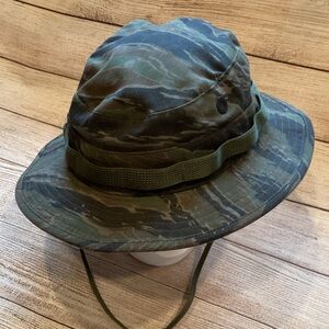 Unisex camo fishing/hunting hat